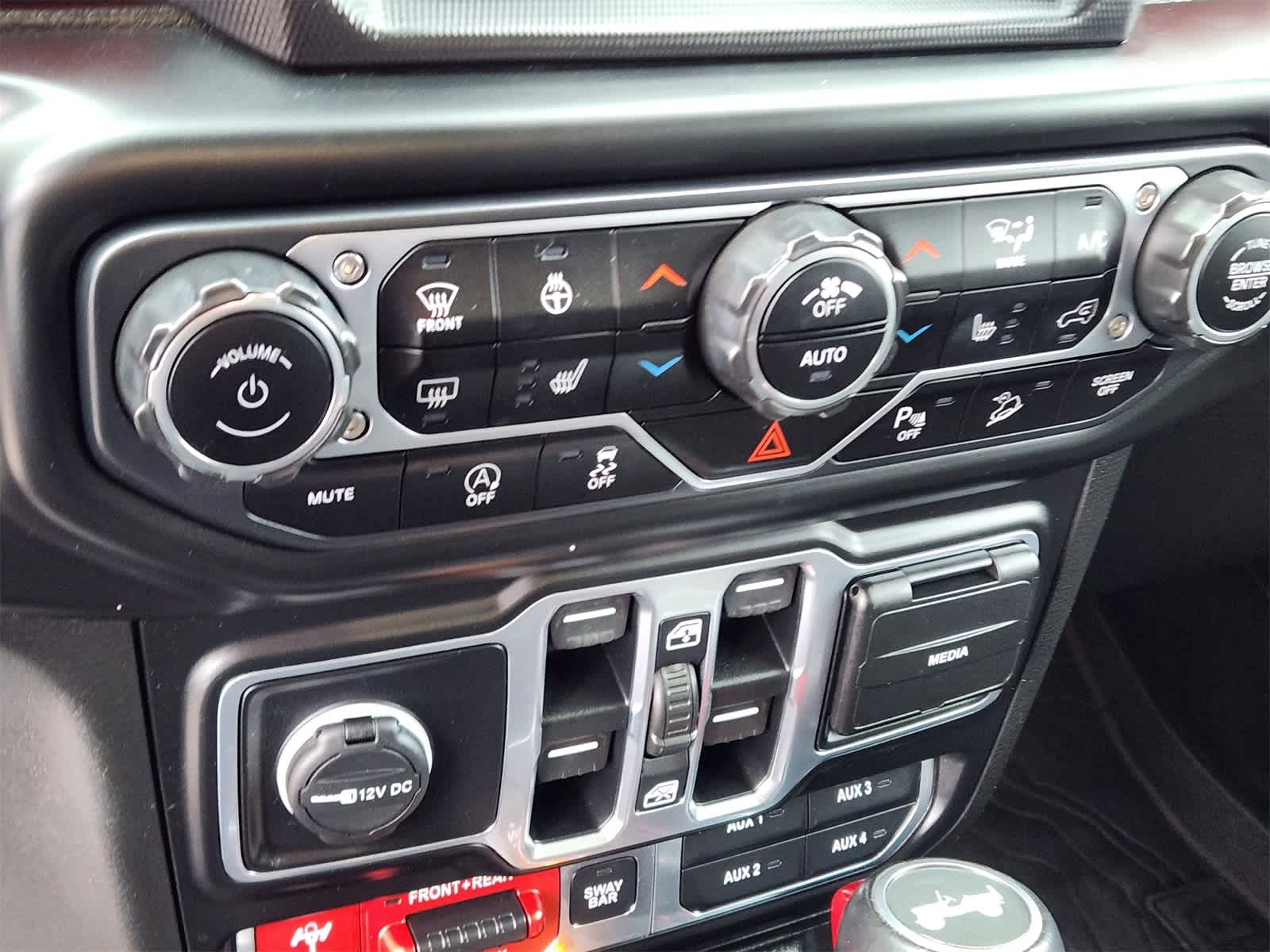 Thumbnail: 2020 Jeep Wrangler - 23