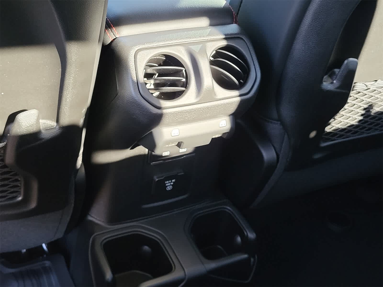 Thumbnail: 2025 Jeep Gladiator - 19