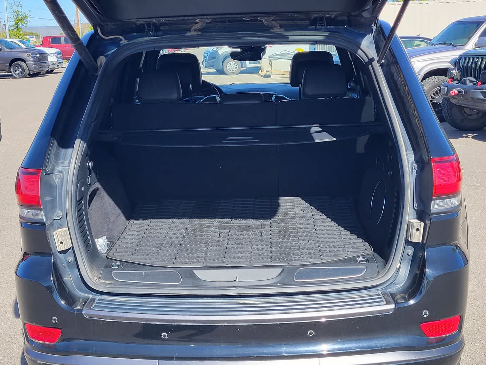 Thumbnail: 2018 Jeep Grand Cherokee - 29