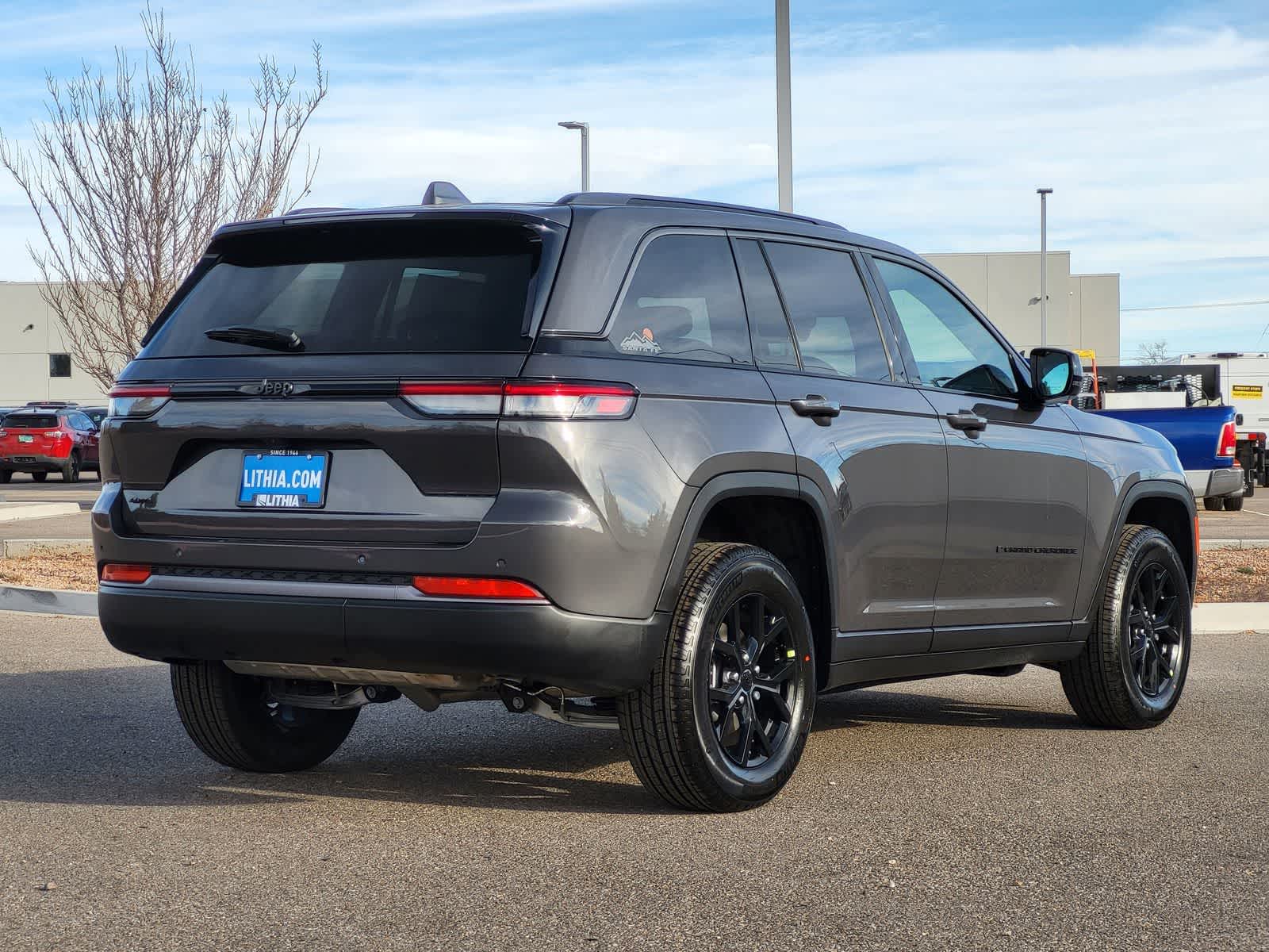 Thumbnail: 2026 Jeep Grand Cherokee - 4