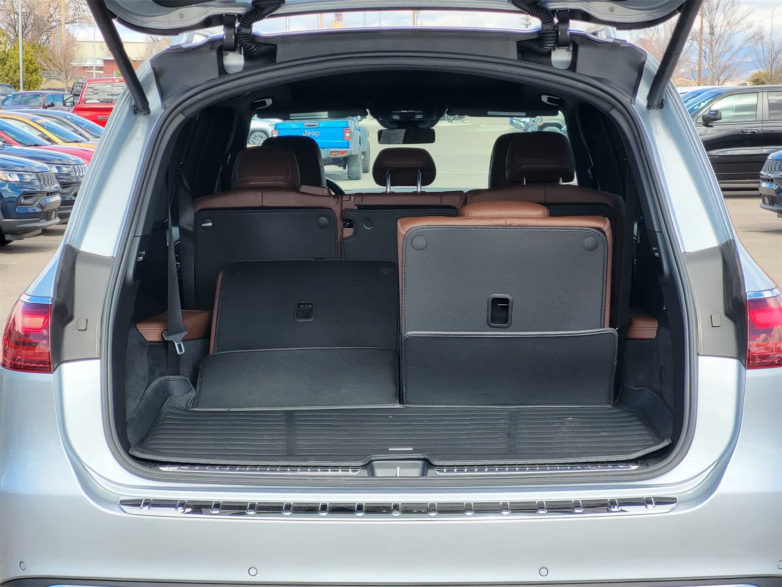 Thumbnail: 2024 Mercedes-Benz GLS - 29