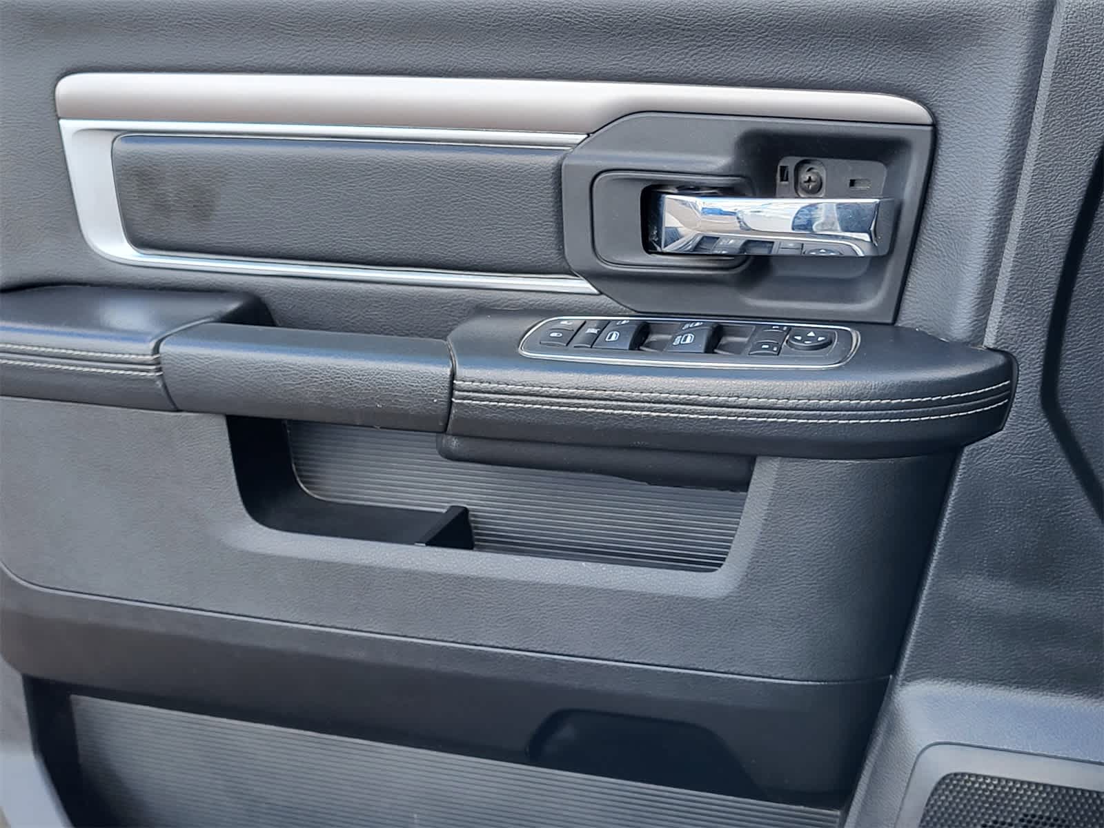 Thumbnail: 2023 RAM 1500 Classic - 21