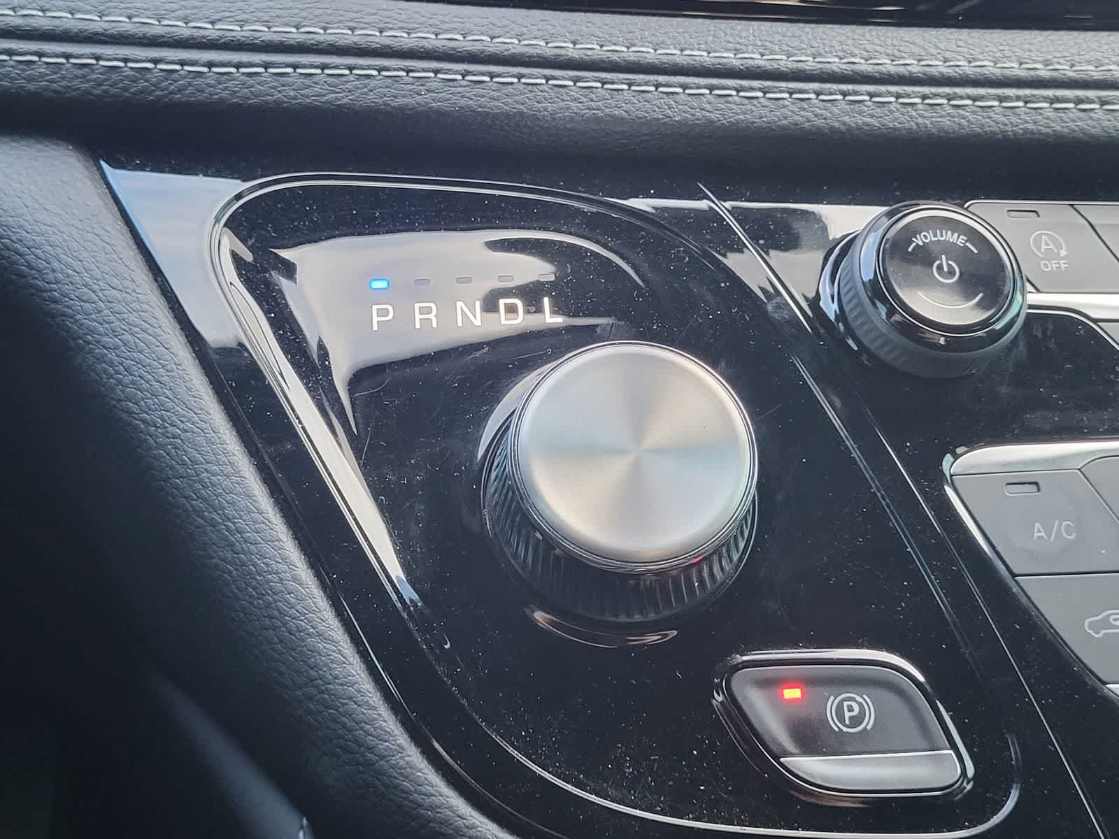 Thumbnail: 2023 Chrysler Pacifica - 23