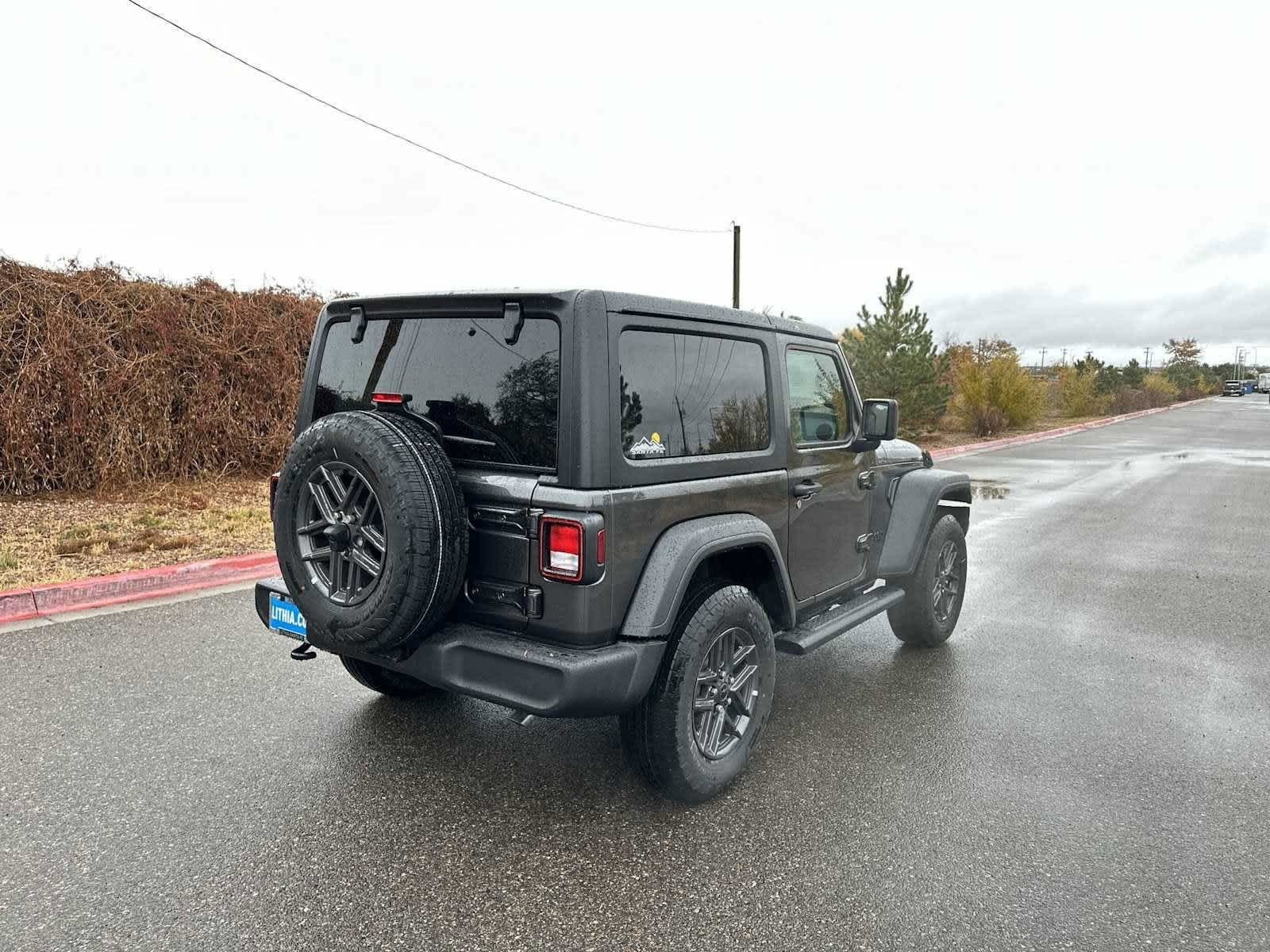 Thumbnail: 2024 Jeep Wrangler - 32