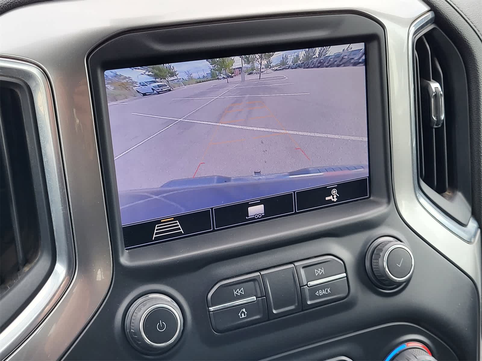 Thumbnail: 2020 Chevrolet Silverado 1500 - 16