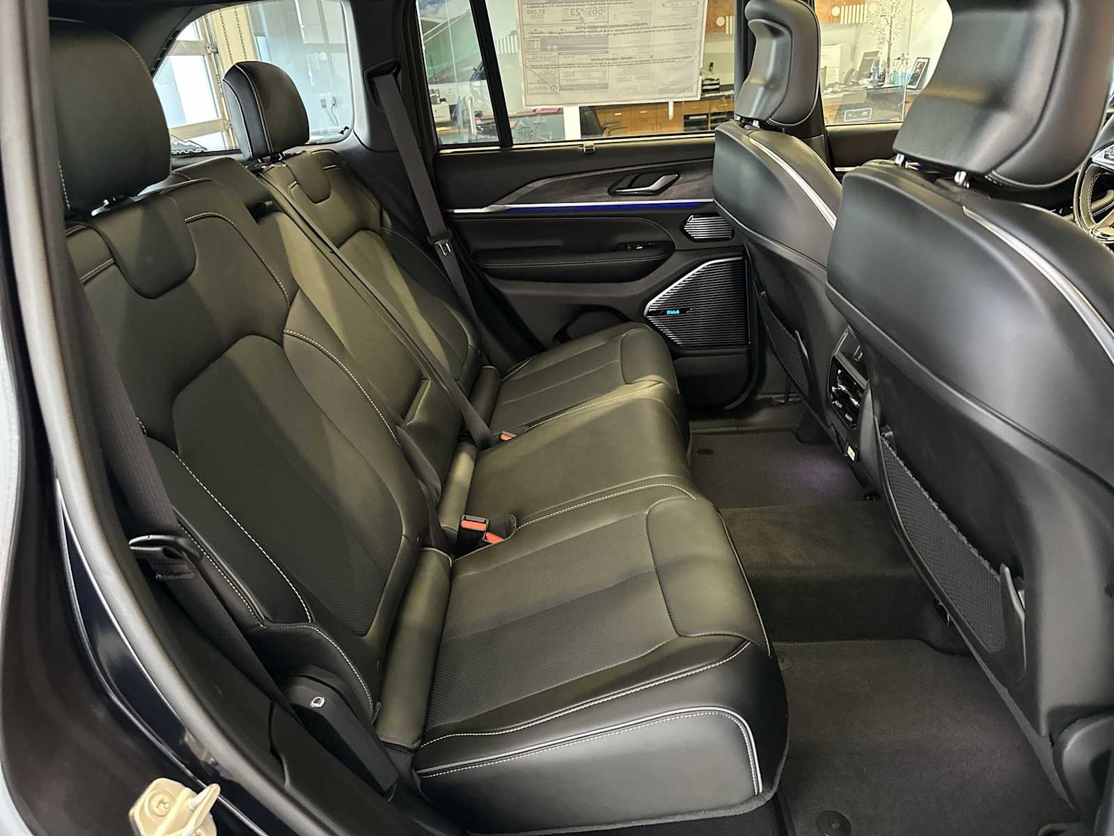2024 Jeep Grand Cherokee Overland 4xe 21