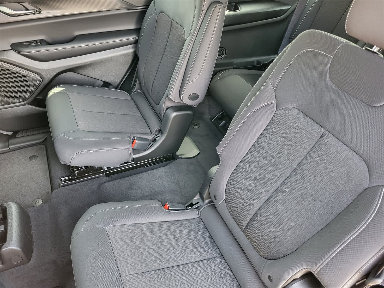 Thumbnail: 2025 Jeep Grand Cherokee L - 21