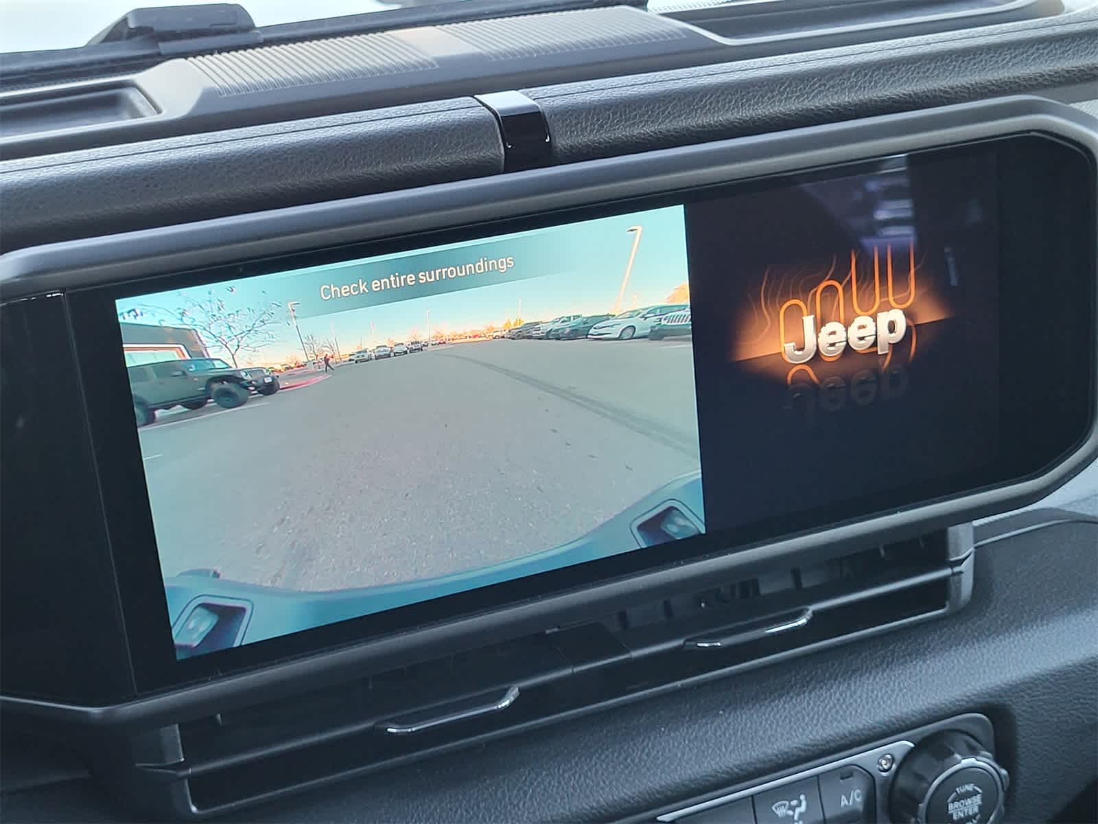 Thumbnail: 2026 Jeep Gladiator - 11