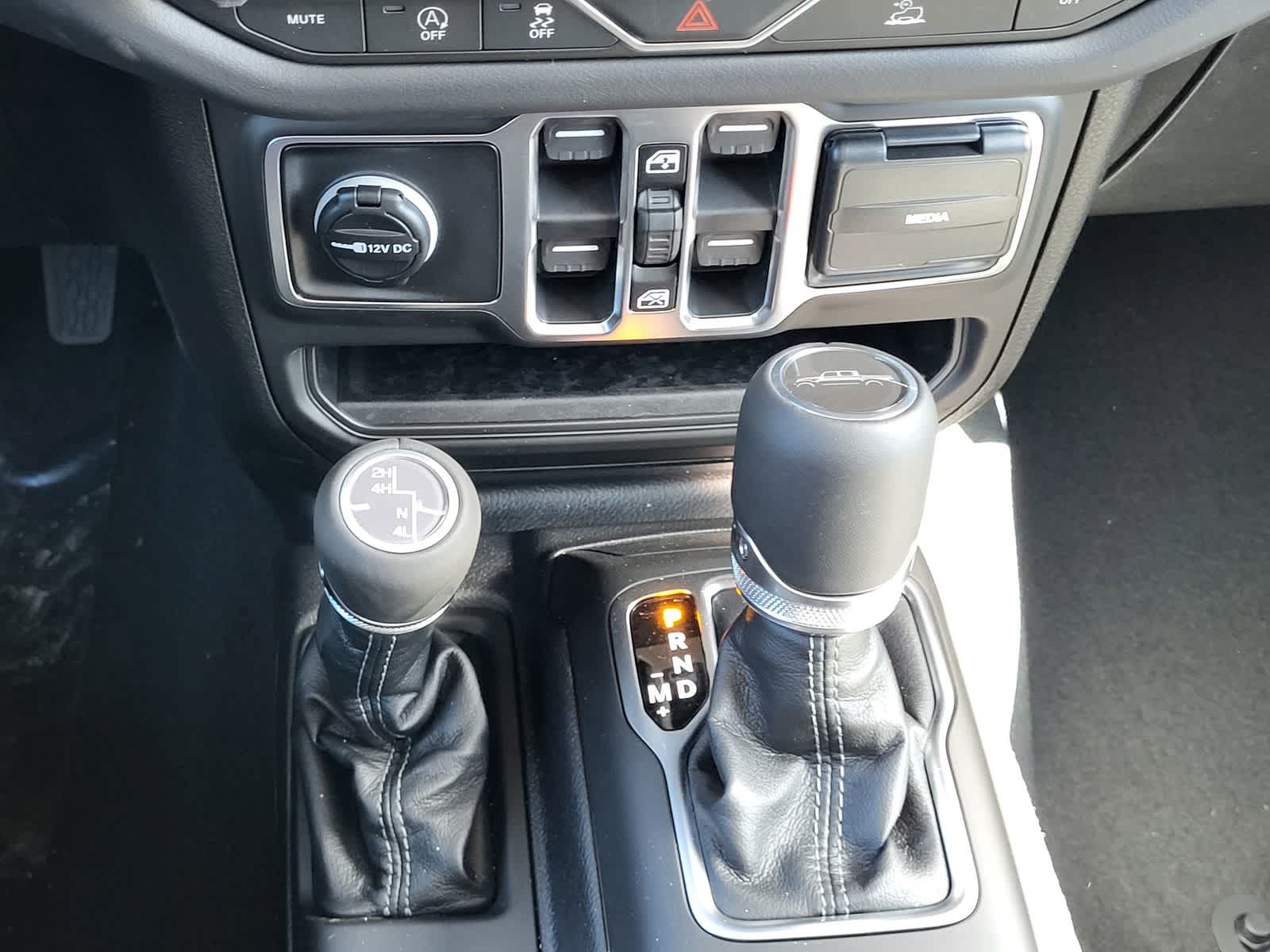 Thumbnail: 2026 Jeep Gladiator - 18