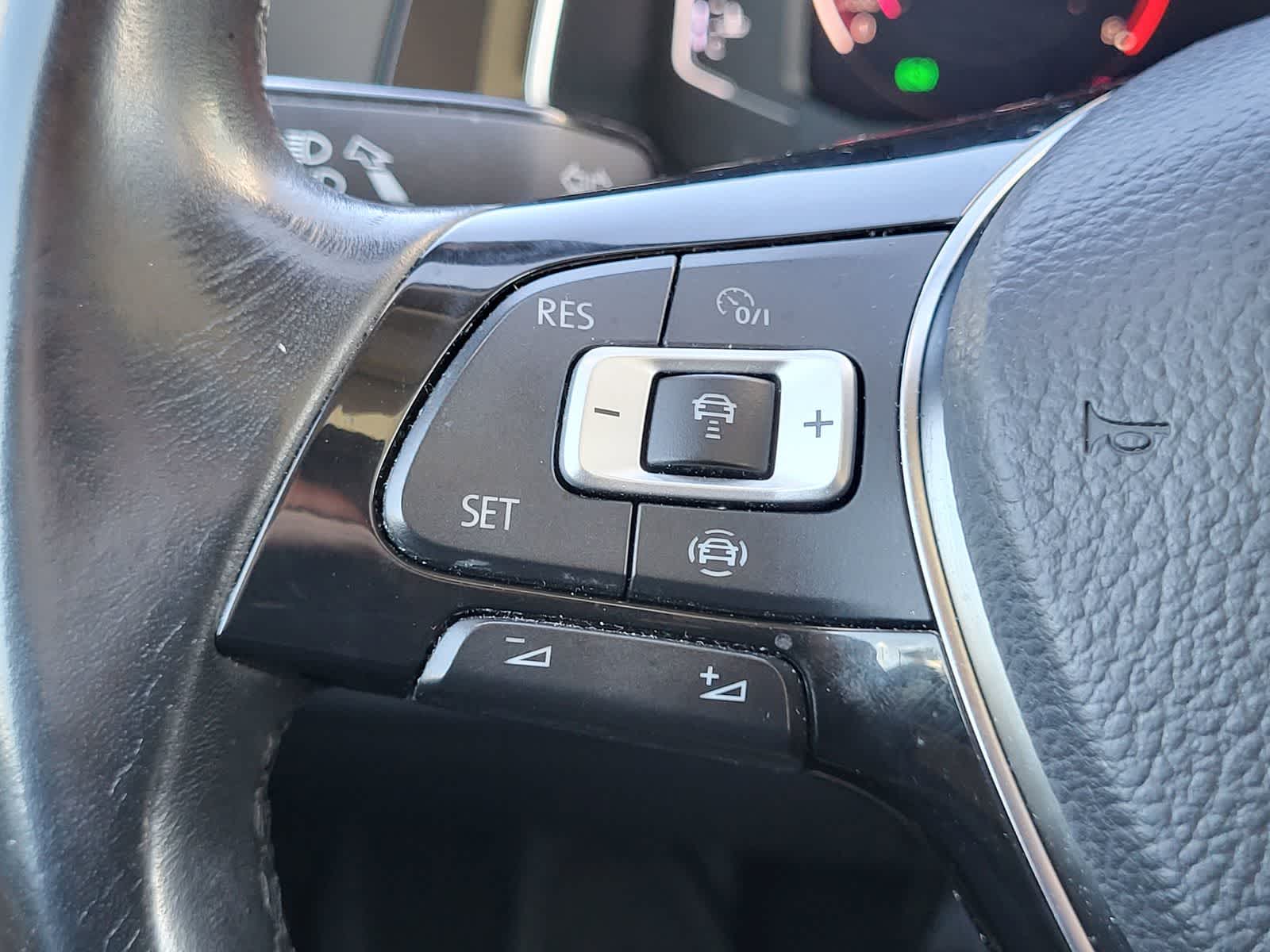 Thumbnail: 2019 Volkswagen Jetta - 18