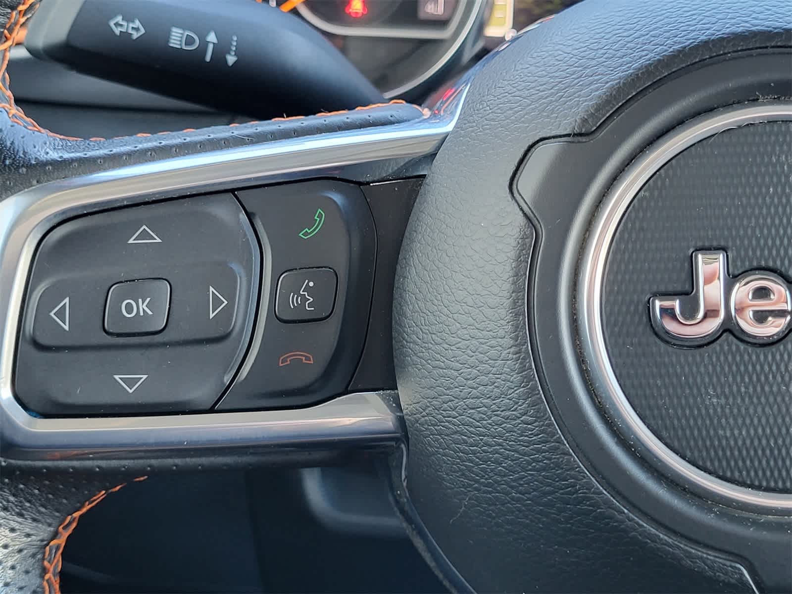 Thumbnail: 2023 Jeep Gladiator - 25