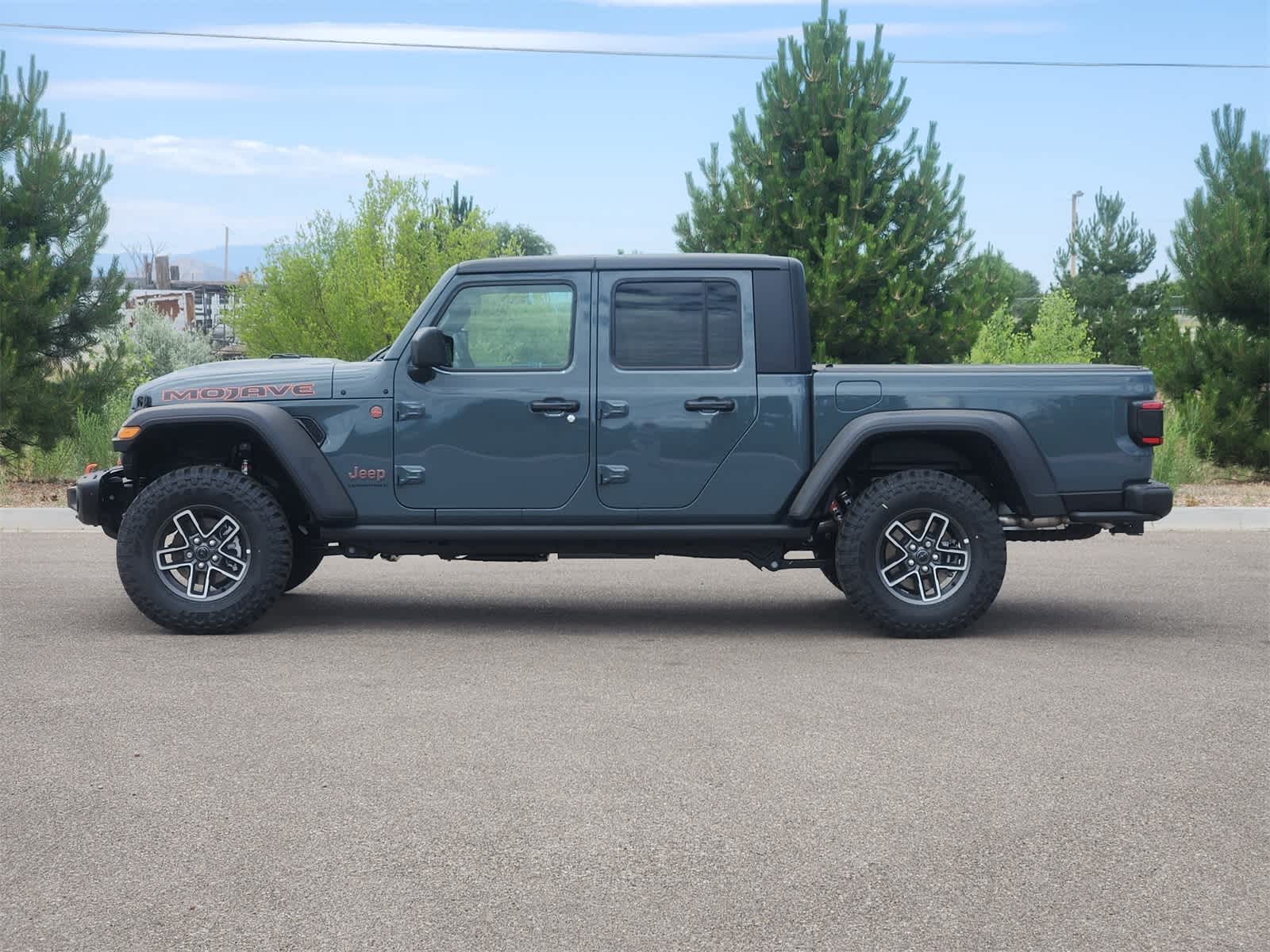 Thumbnail: 2025 Jeep Gladiator - 4