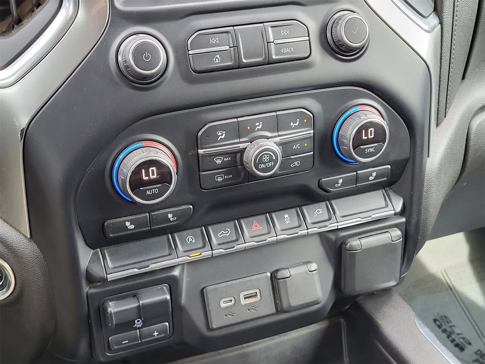 Thumbnail: 2020 Chevrolet Silverado 1500 - 17