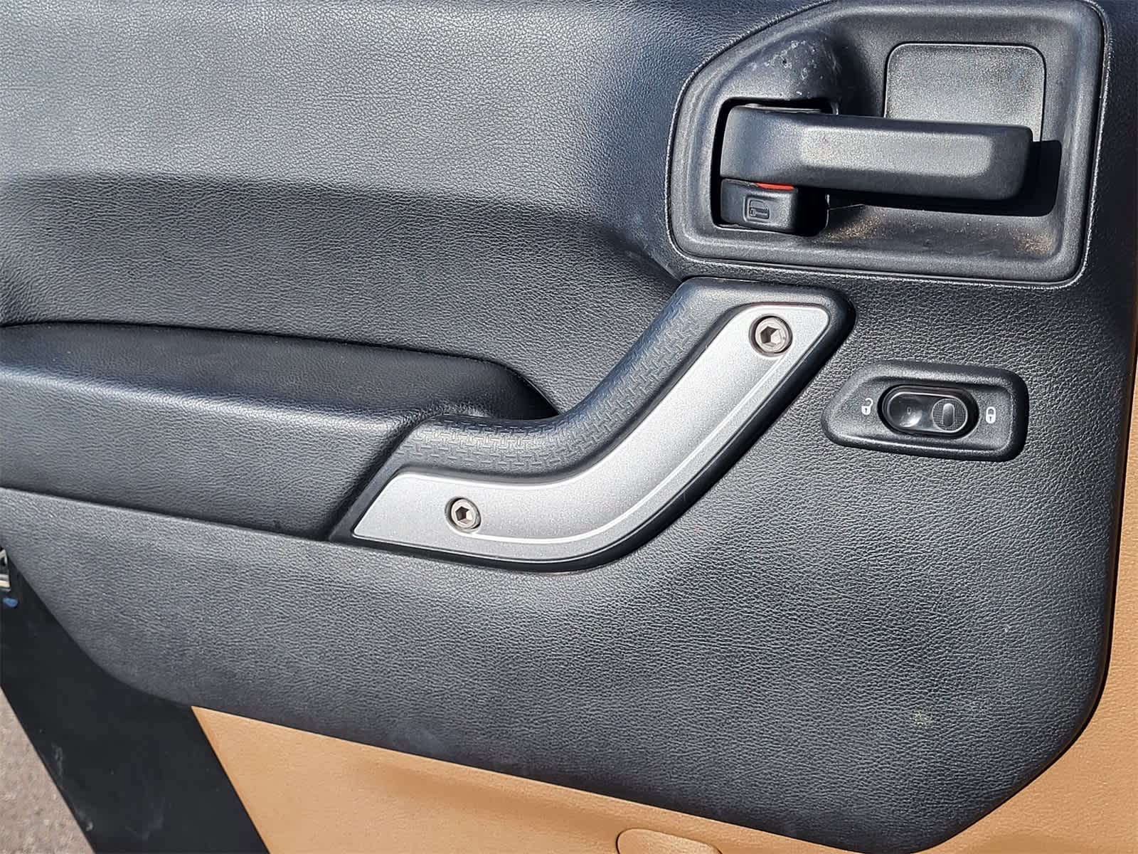 Thumbnail: 2014 Jeep Wrangler - 19