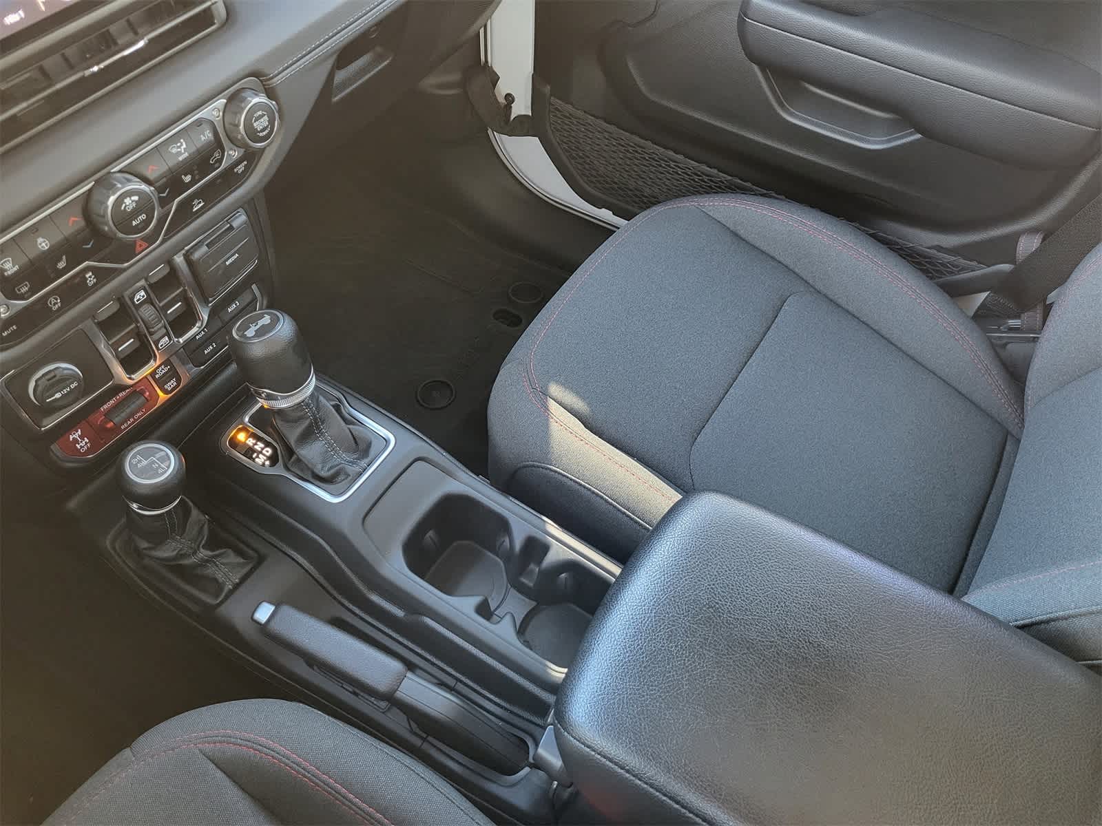 Thumbnail: 2024 Jeep Wrangler - 20