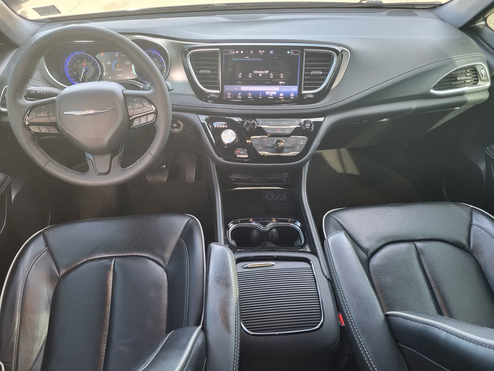 Thumbnail: 2023 Chrysler Pacifica - 25