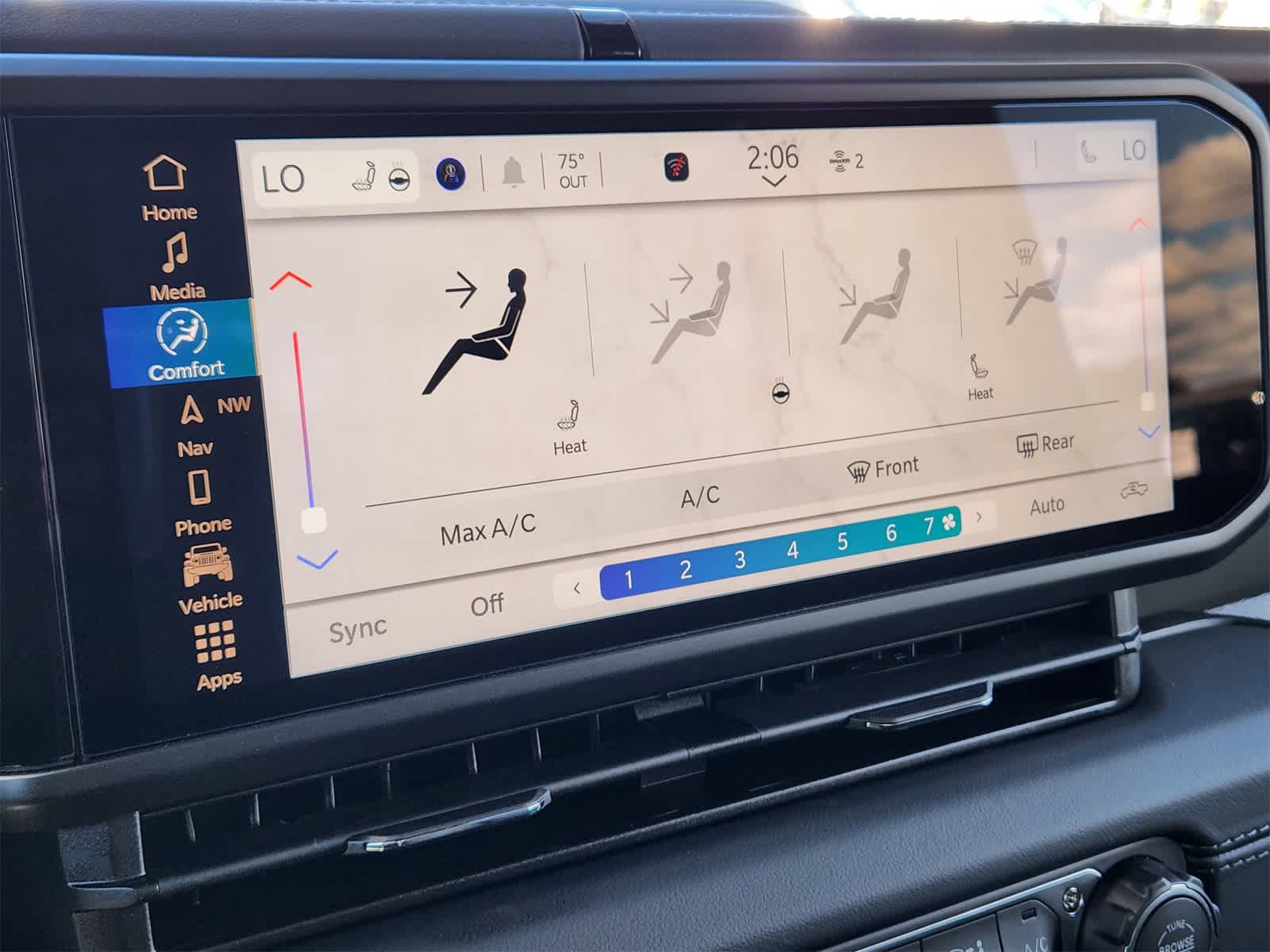 Thumbnail: 2025 Jeep Gladiator - 16