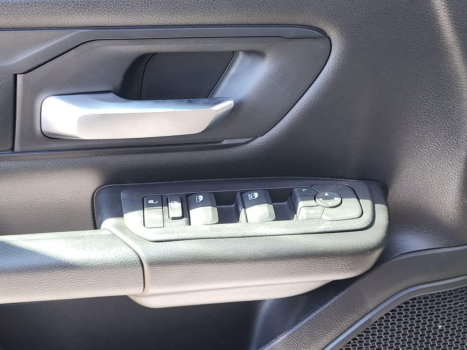 Thumbnail: 2026 RAM 1500 - 13