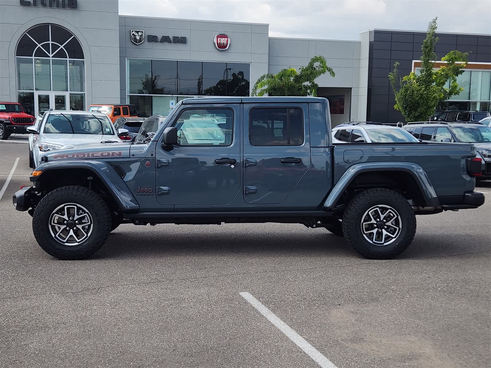 Thumbnail: 2025 Jeep Gladiator - 4
