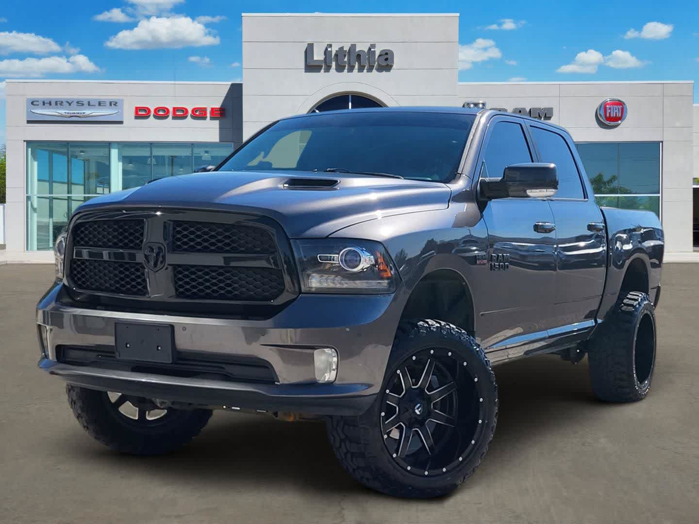 2017 RAM 1500 Night 4x4 Crew Cab 5'7's photo