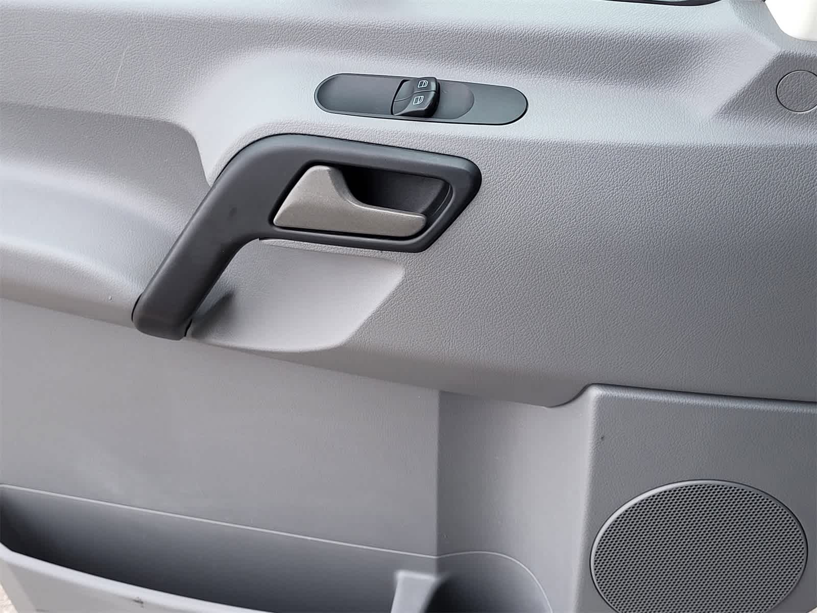 Thumbnail: 2015 Mercedes-Benz Sprinter - 16