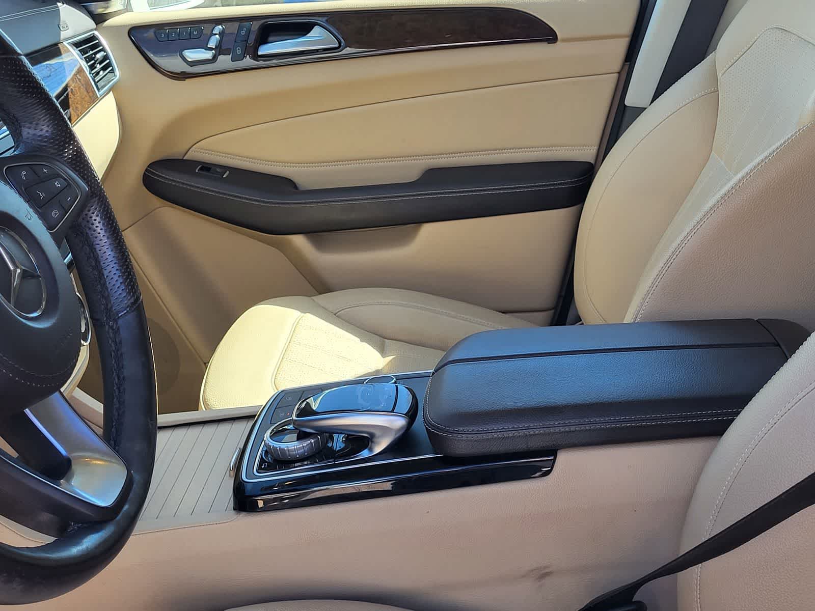 Thumbnail: 2017 Mercedes-Benz GLS - 27