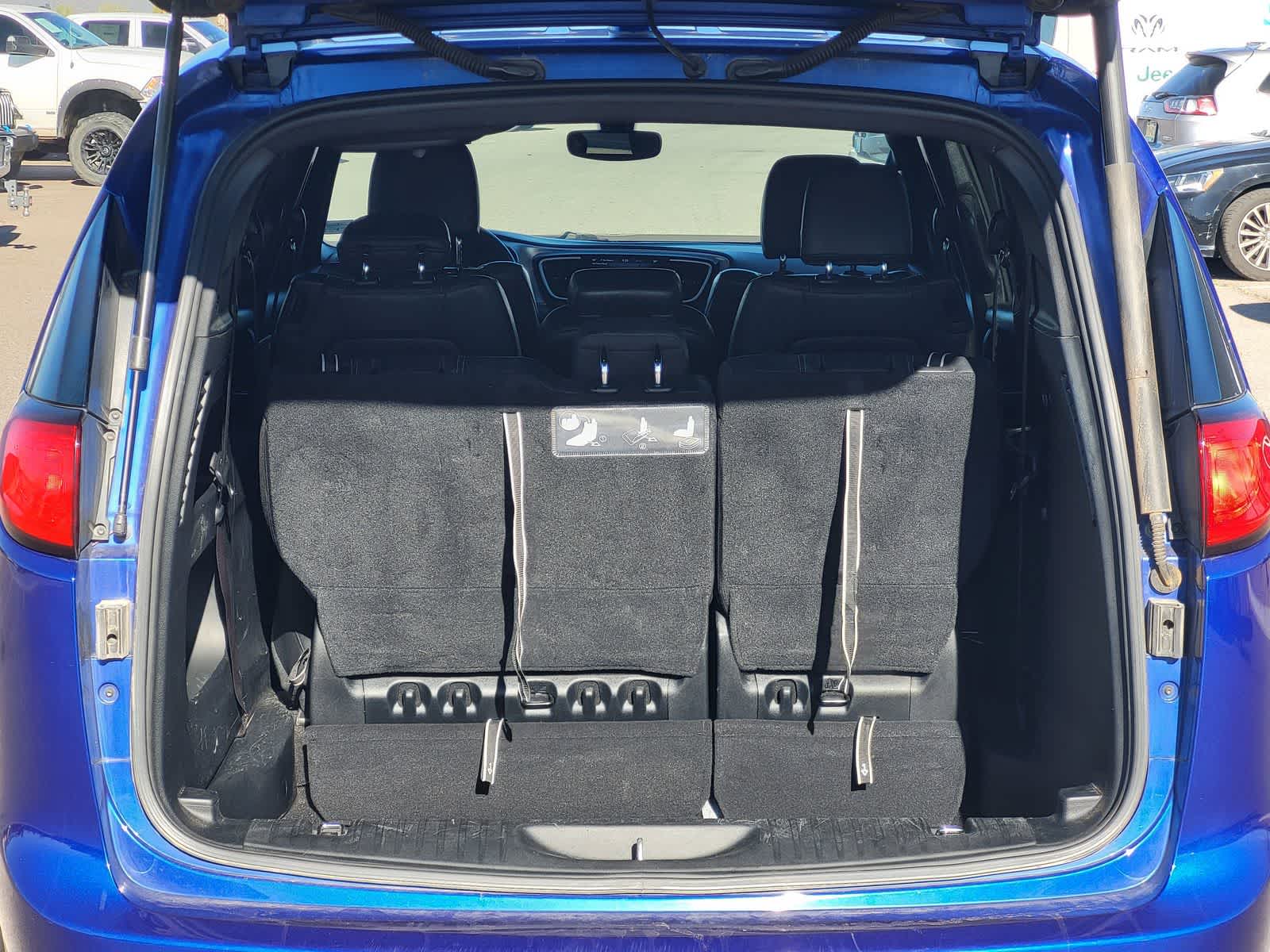 Thumbnail: 2020 Chrysler Pacifica - 29