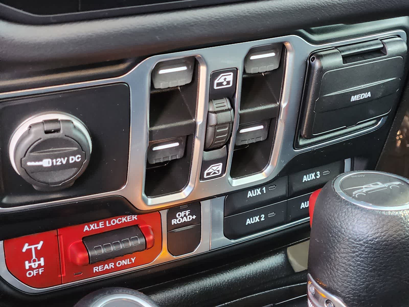 Thumbnail: 2024 Jeep Gladiator - 23