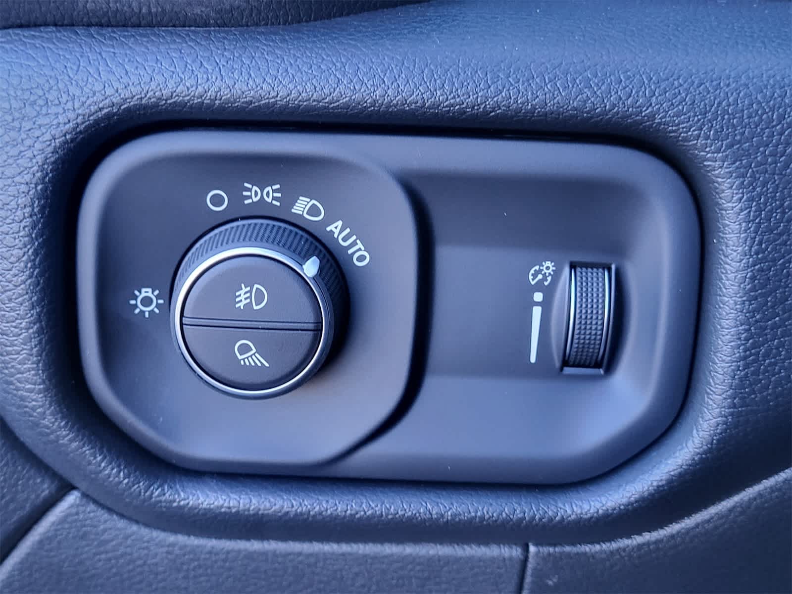 Thumbnail: 2026 RAM 3500 - 17