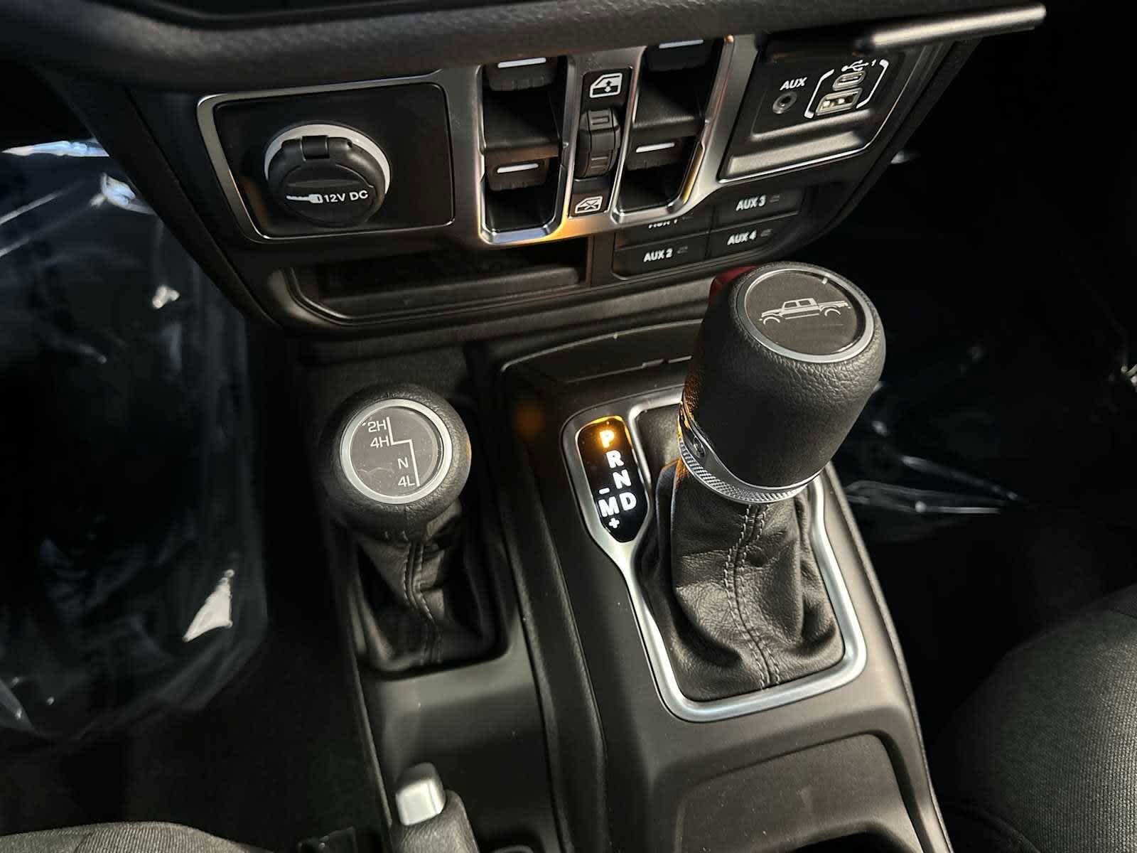 Thumbnail: 2025 Jeep Gladiator - 26