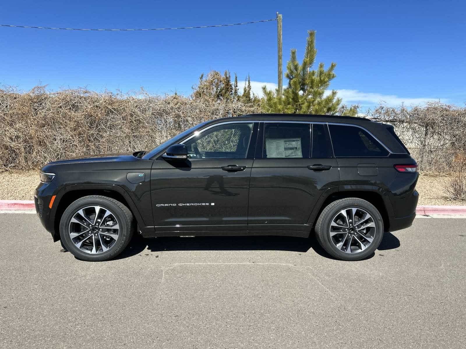 Thumbnail: 2024 Jeep Grand Cherokee - 13