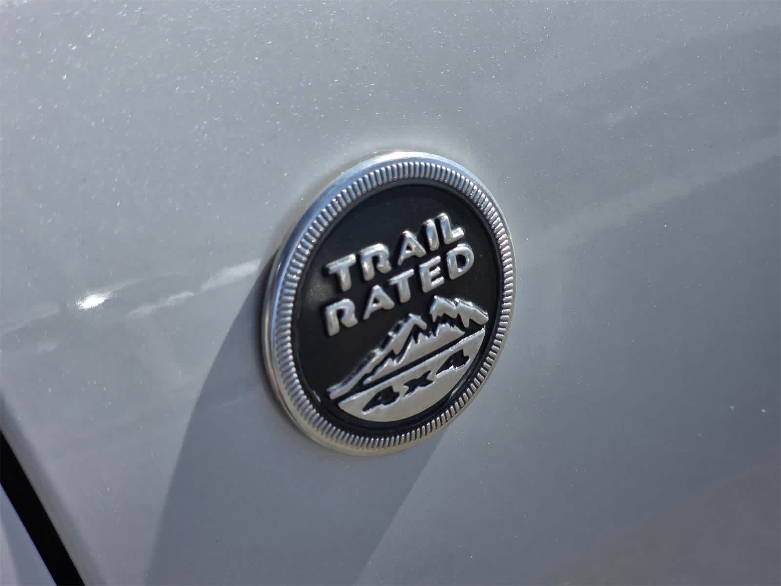 Thumbnail: 2018 Jeep Grand Cherokee - 13