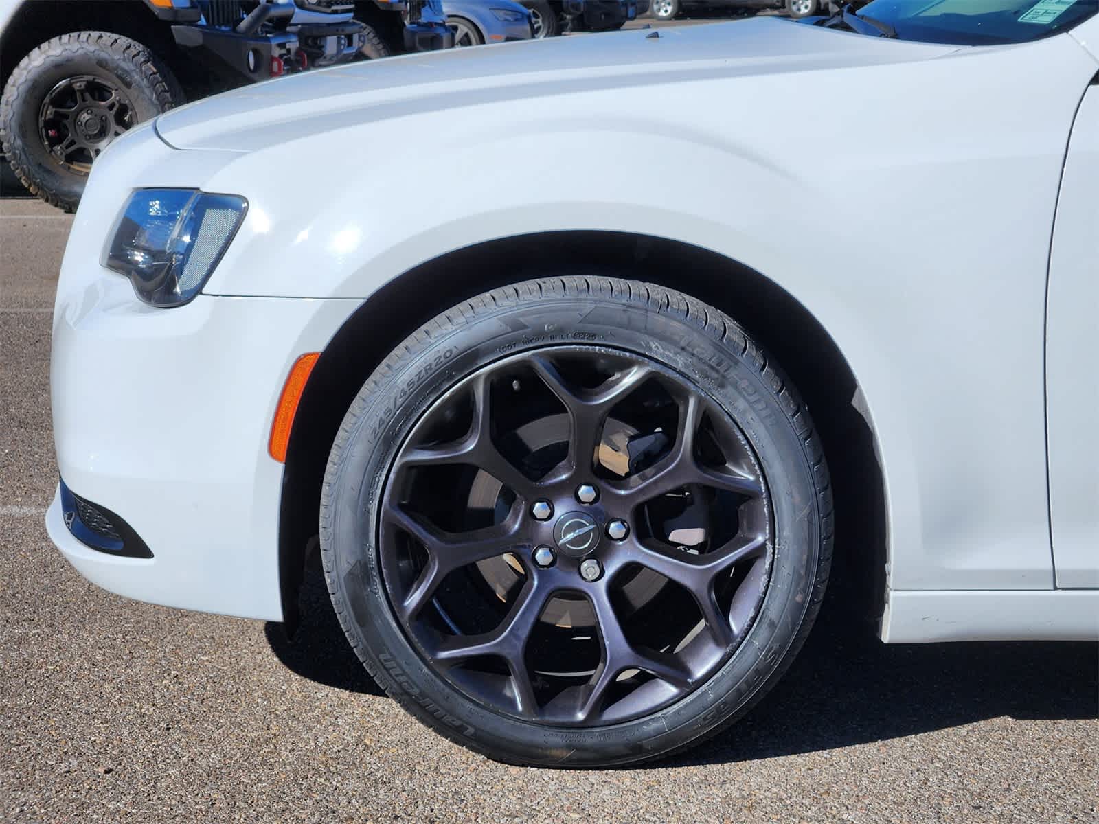 Thumbnail: 2019 Chrysler 300 - 3