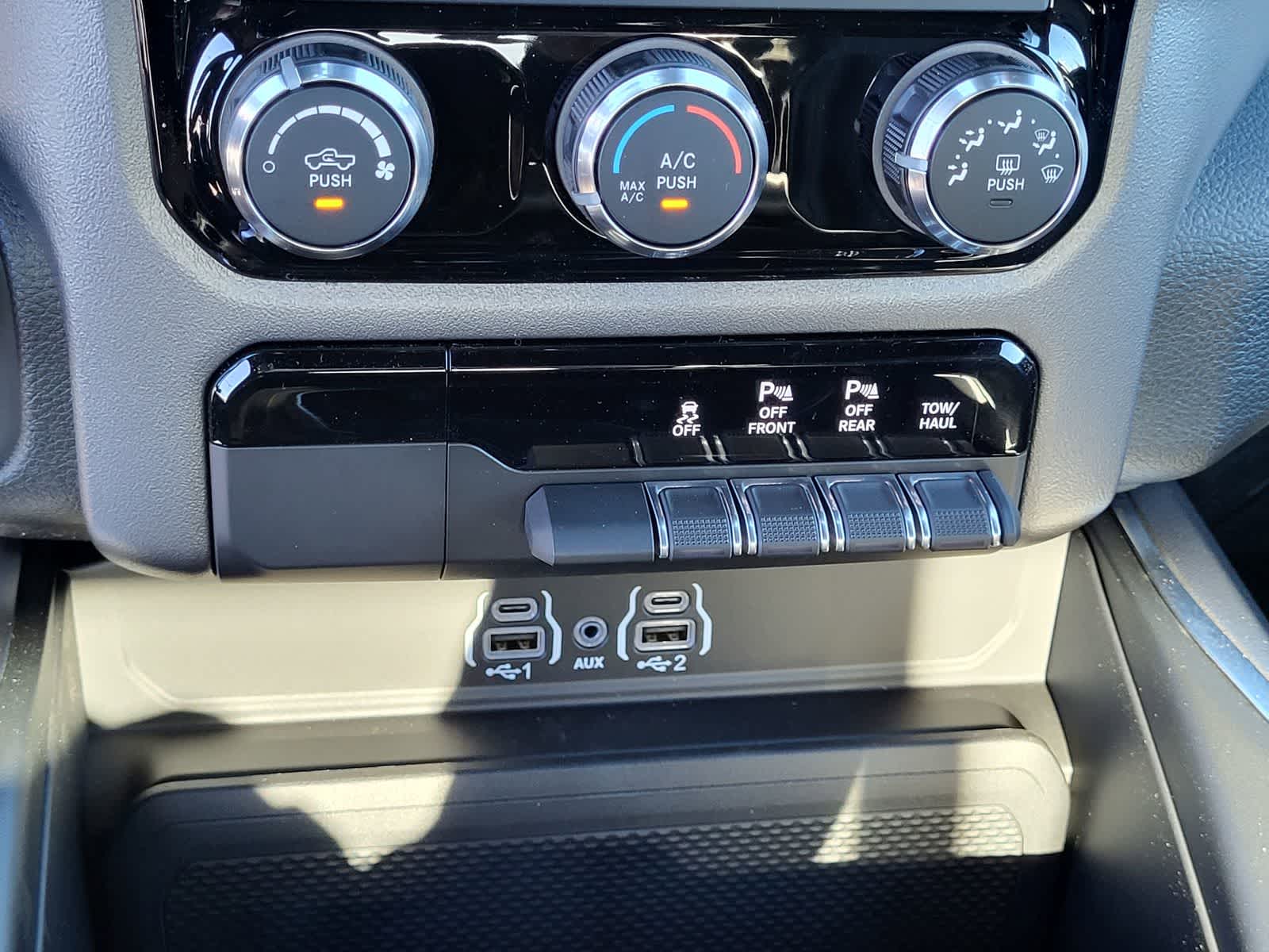 Thumbnail: 2026 RAM 1500 - 19