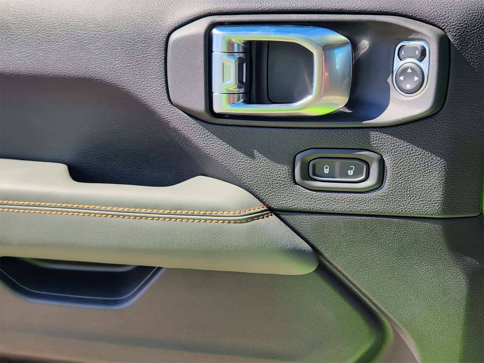 Thumbnail: 2025 Jeep Gladiator - 21