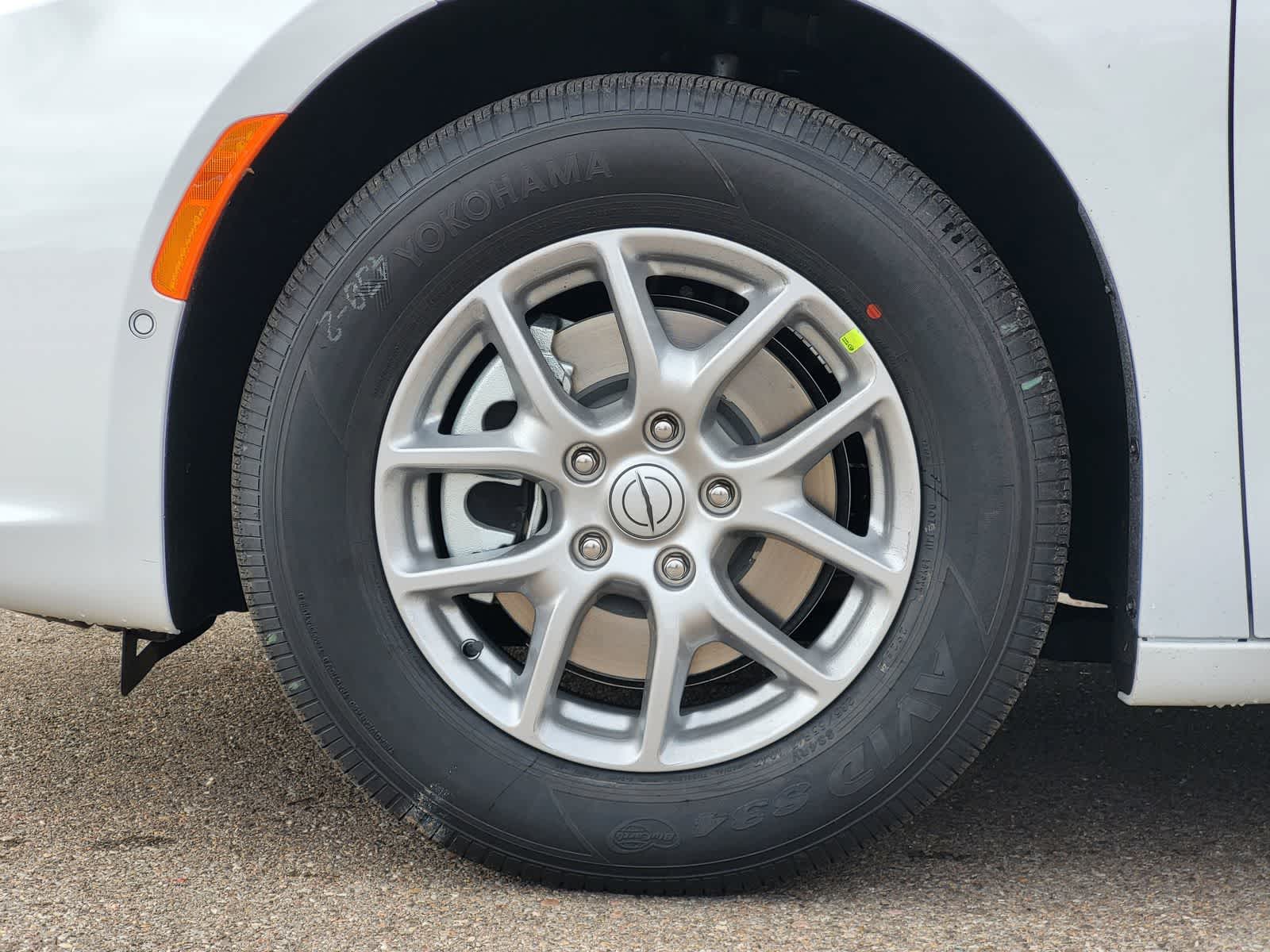 Thumbnail: 2026 Chrysler Pacifica - 7