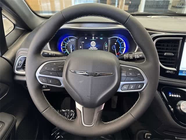 Thumbnail: 2025 Chrysler Pacifica - 22