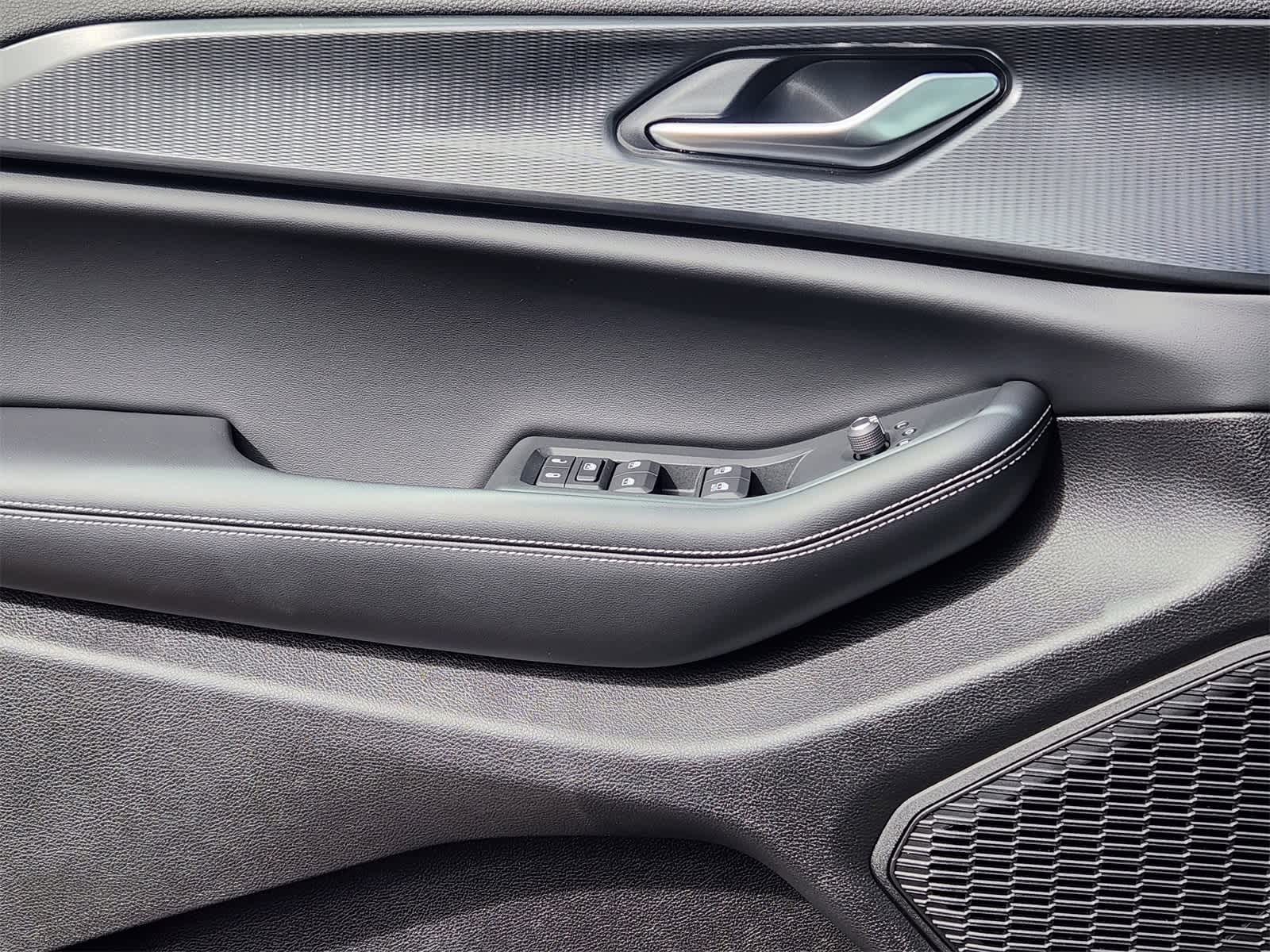 Thumbnail: 2025 Jeep Grand Cherokee - 18