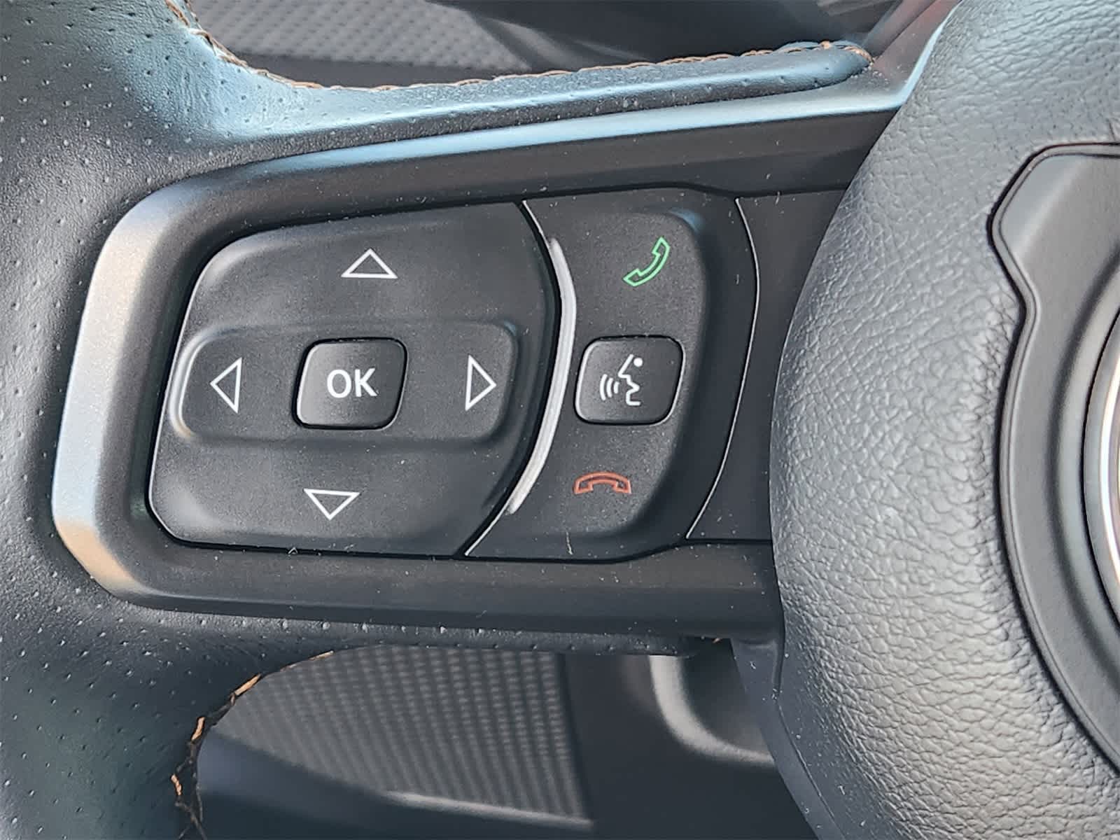 Thumbnail: 2024 Jeep Gladiator - 17