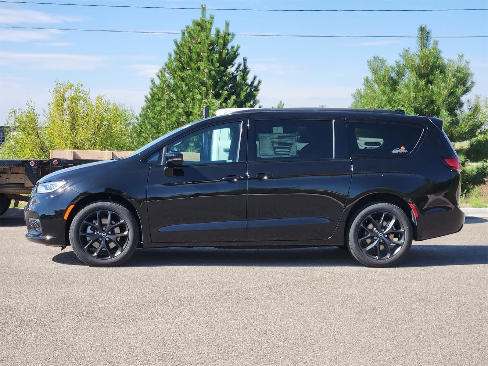 Thumbnail: 2026 Chrysler Pacifica - 28