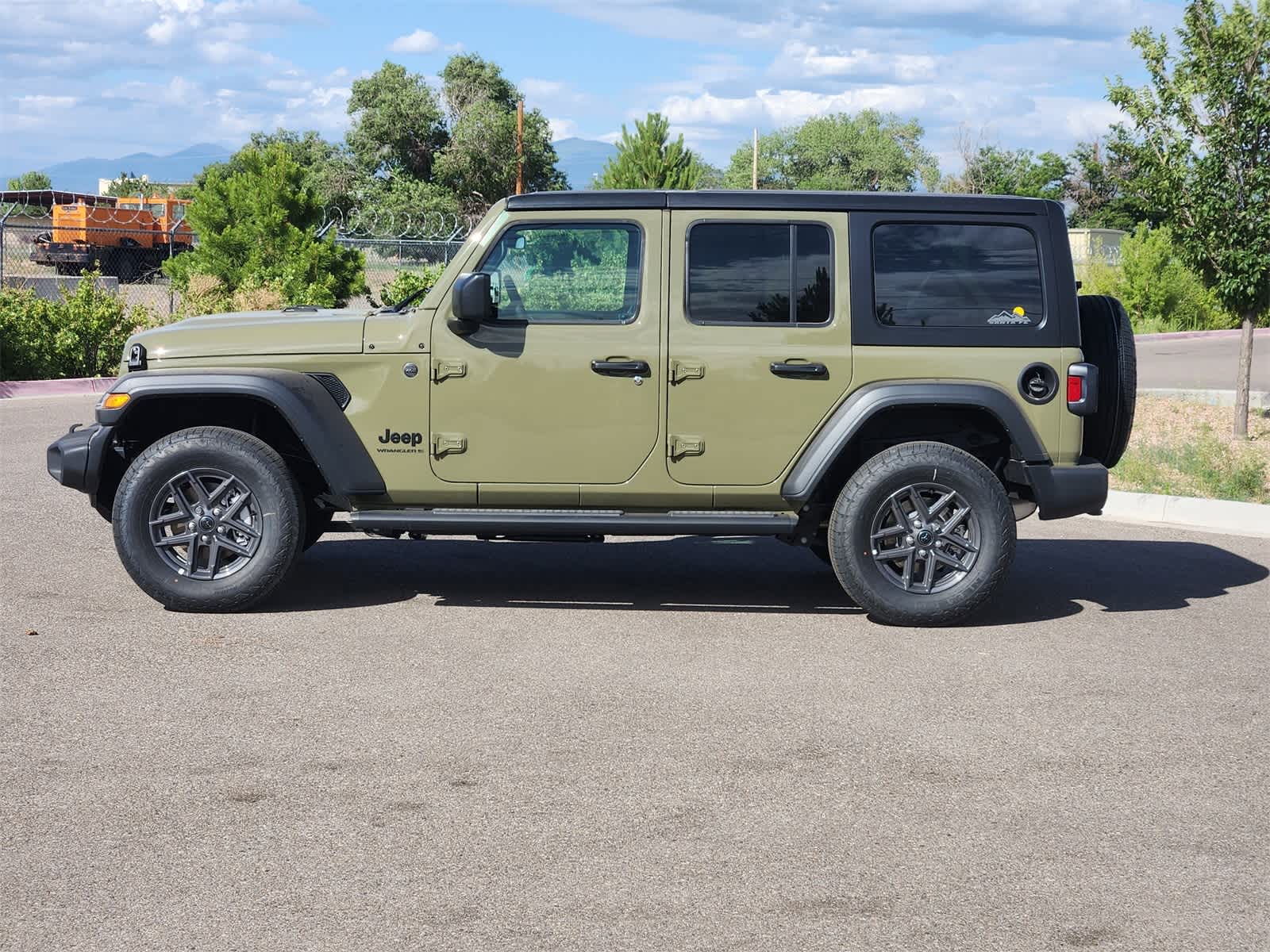 2025 Jeep Wrangler Sport S photo 3