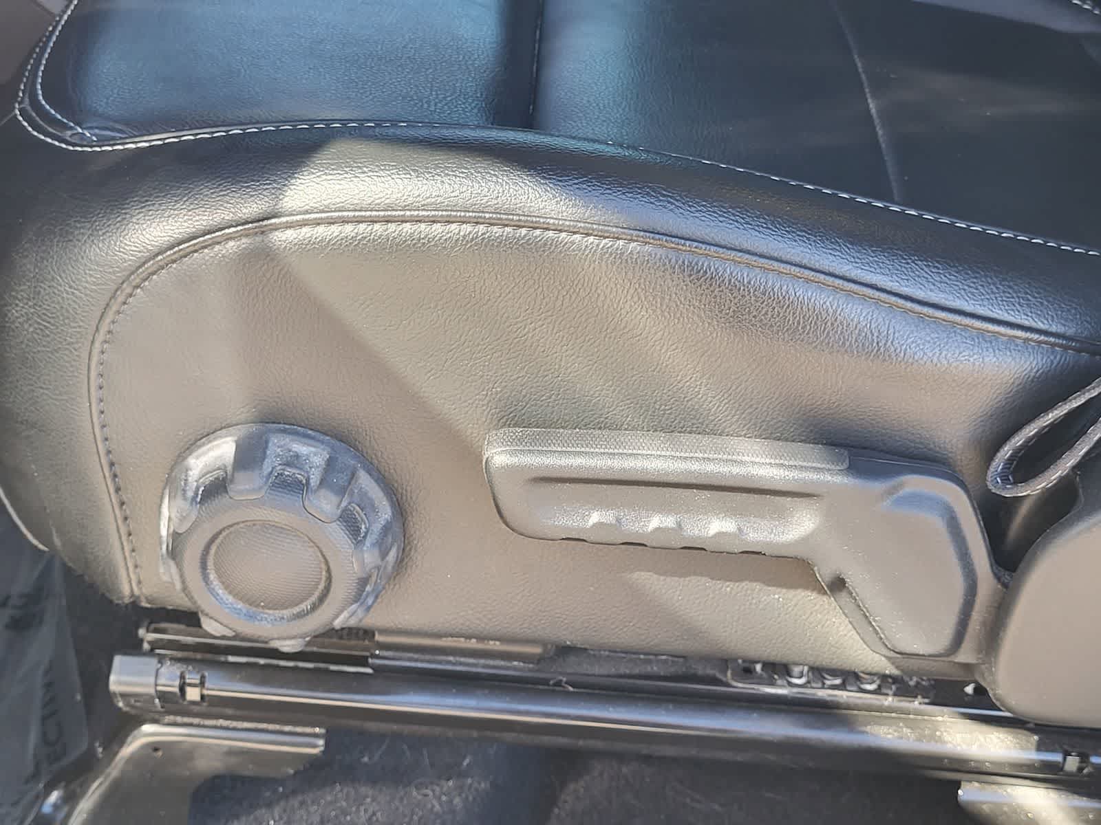 Thumbnail: 2022 Jeep Wrangler - 14