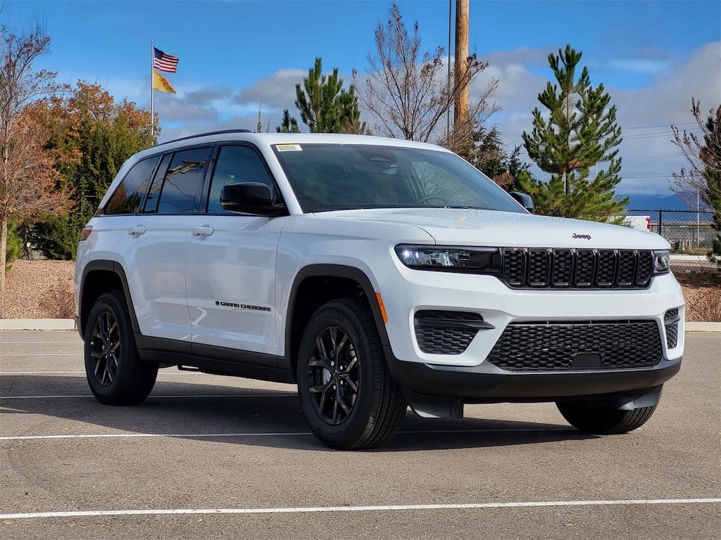 New 2025 Jeep Grand Cherokee Laredo Sport Utility