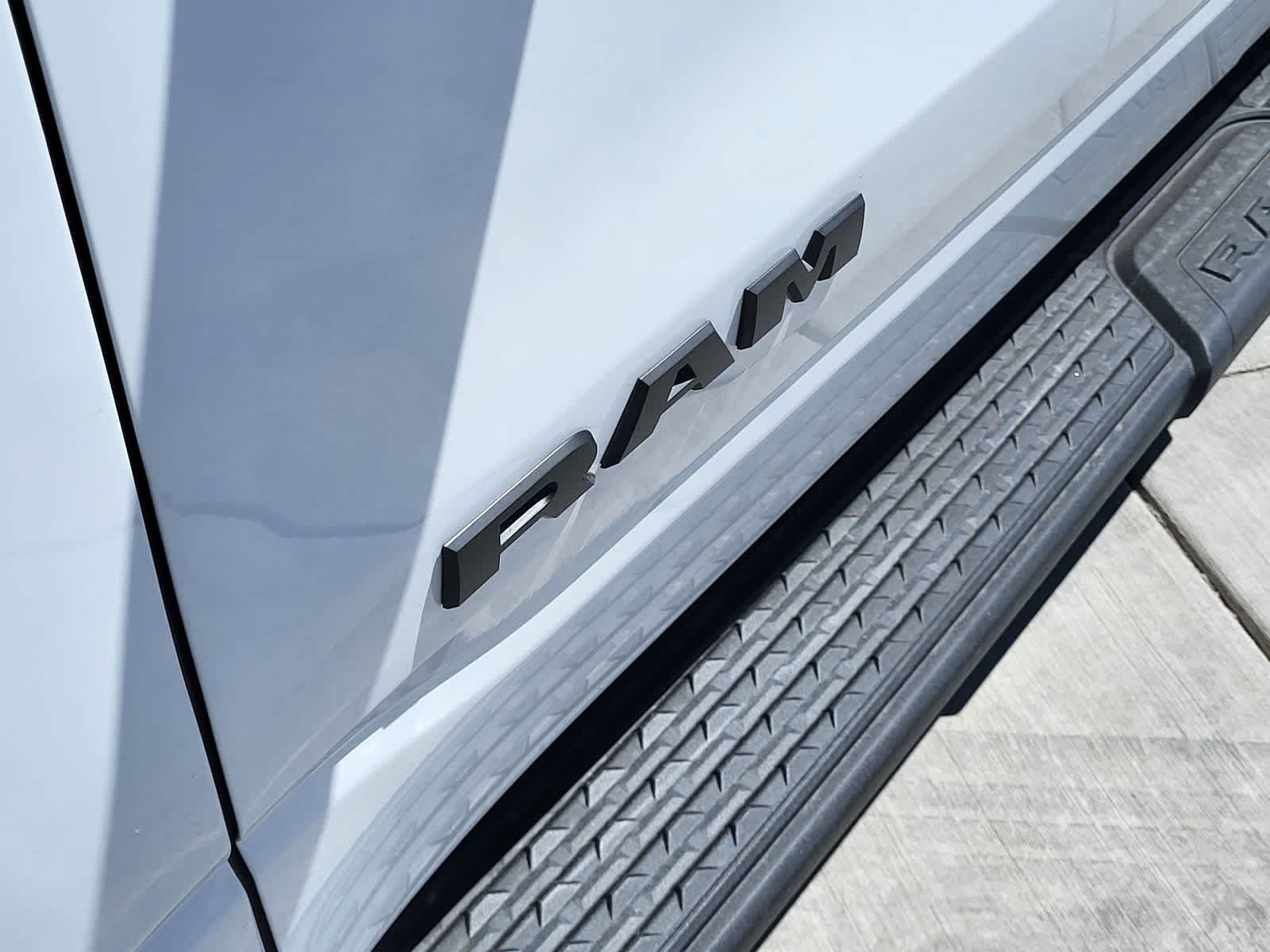 Thumbnail: 2026 RAM 1500 - 9