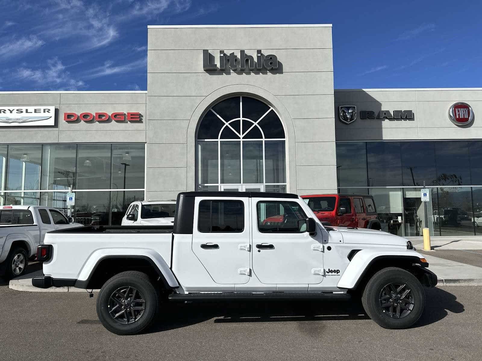 Thumbnail: 2025 Jeep Gladiator - 35