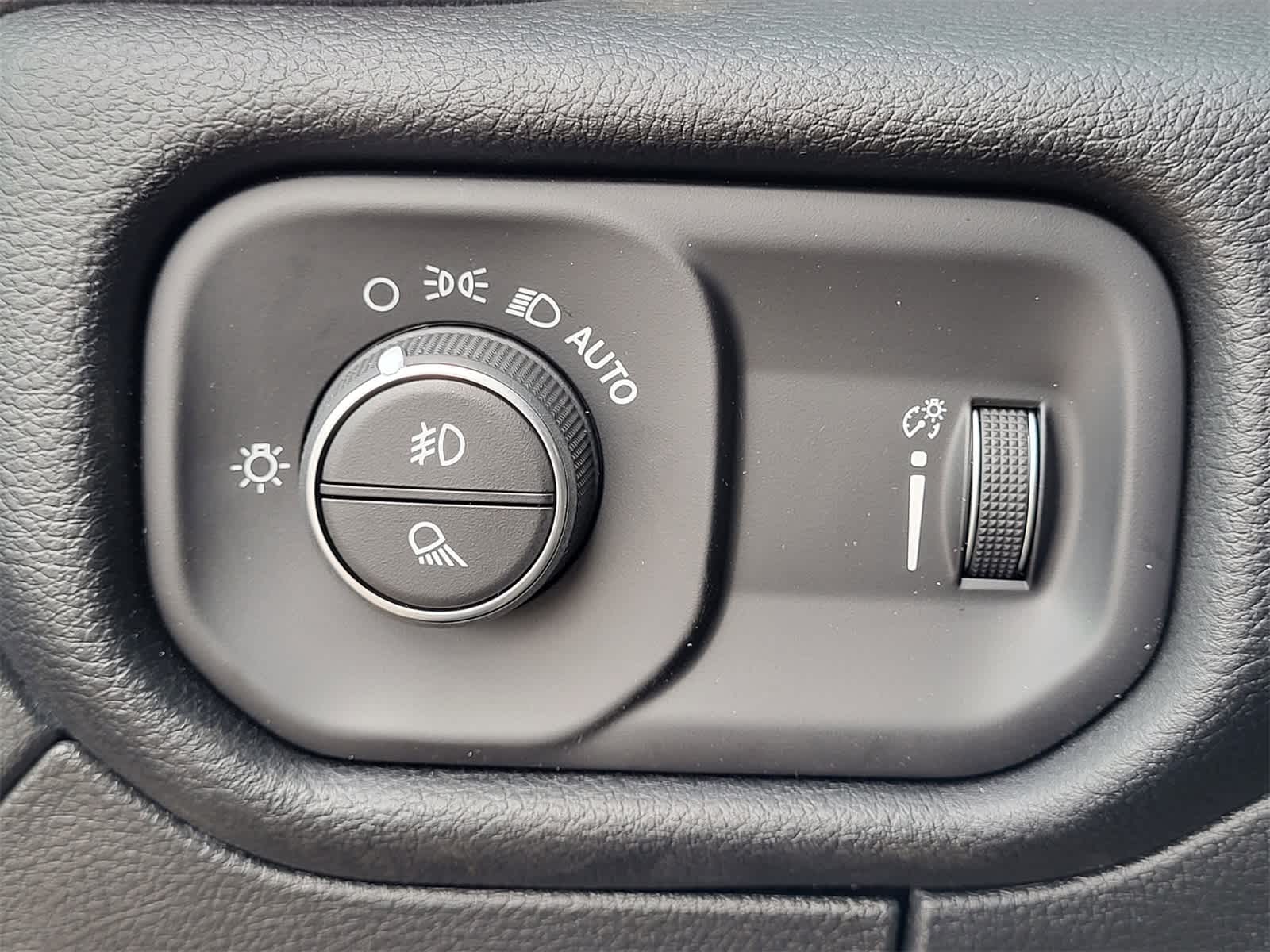 Thumbnail: 2026 RAM 1500 - 16