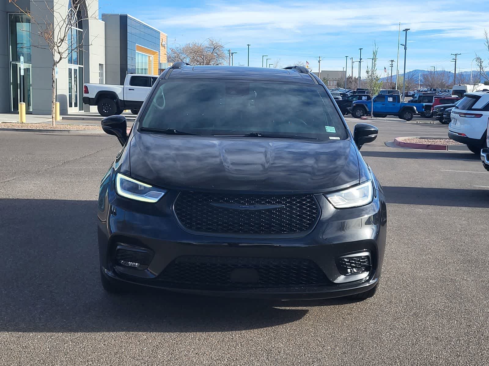 Thumbnail: 2023 Chrysler Pacifica - 2