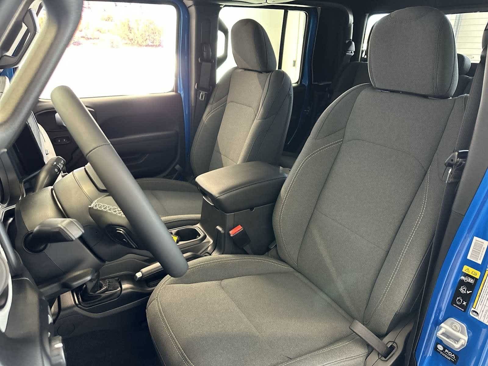 Thumbnail: 2025 Jeep Gladiator - 20