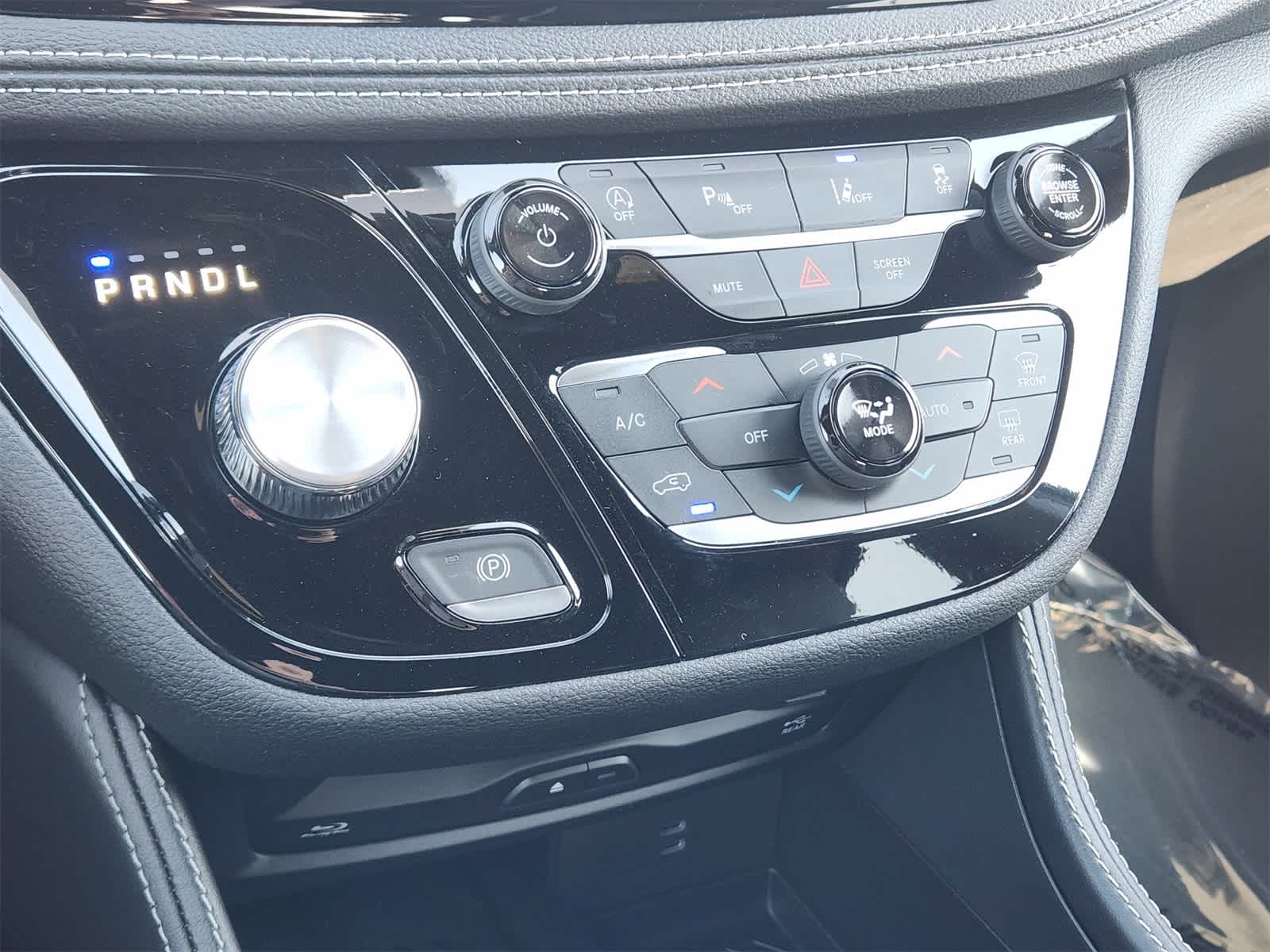 Thumbnail: 2026 Chrysler Pacifica - 40
