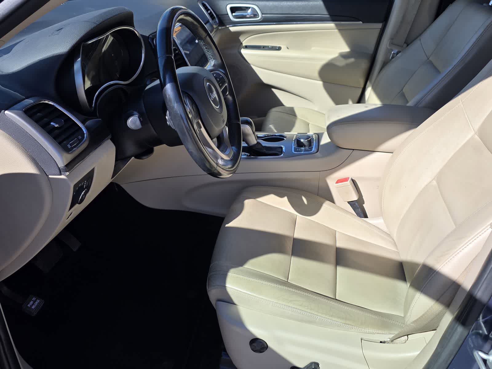 Thumbnail: 2021 Jeep Grand Cherokee - 14